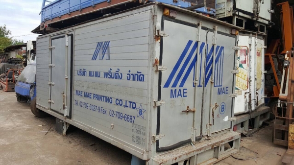 ขายตู้แห้ง 3 บาน ยาว 5 เมตร ราคาคุยกันได้ครับ