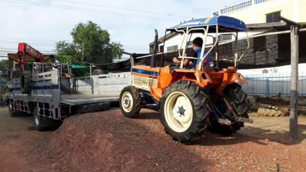 ปัญญาแทรคเตอร์..จัดมาให้ครับ ด่วน!!!คูโบต้า L2402DT 4WD พวงมาลัยเพาเวอร์ จัดส่ง อ.พยุหะ จ.นครสวรรค์