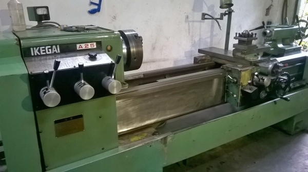 ขายถูกๆเครื่องกลึงมือสองจากญี่ปุ่น 10ฟุต IKEGAI A-25 พวงมาลัยขวา ยันศูนย์2สเตป 3จับ12นิ้วฟันกลับ จัดส่งฟรีครับ
