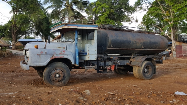 ISUZU 6 ล้อน้ำหน้ายาวพร้อมใช้เอกสารพร้อมโอนเครื่องEH700พร้อมเอกสารลงเล่ม