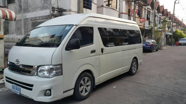 ขายรถตู้ Toyota commuter vvti 2.7 ปี 2009 NGV