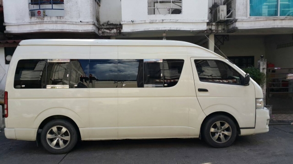 ขายรถตู้ Toyota commuter vvti 2.7 ปี 2009 NGV