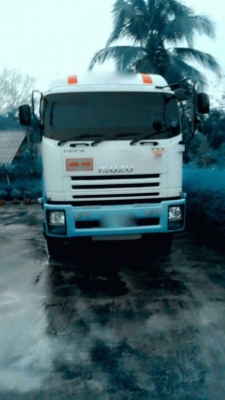 รถอีซูซุ 10 ล้อดั้ม FXZ 360 แรงม้า. ปี 56  ( รถวิ่ง 12x,xxx กม. )     สนใจติดต่อ  081 - 6079515