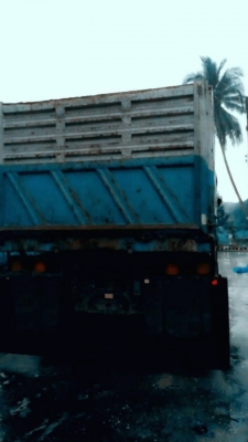 รถอีซูซุ 10 ล้อดั้ม FXZ 360 แรงม้า. ปี 56  ( รถวิ่ง 12x,xxx กม. )     สนใจติดต่อ  081 - 6079515