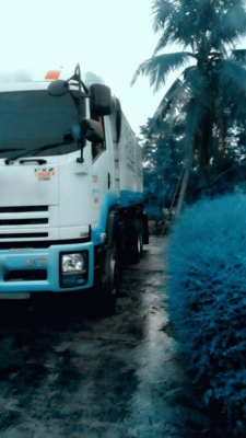 รถอีซูซุ 10 ล้อดั้ม FXZ 360 แรงม้า. ปี 56  ( รถวิ่ง 12x,xxx กม. )     สนใจติดต่อ  081 - 6079515