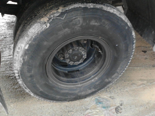 รถฮีโน่ 6 ล้อ ตู้เย็น FC4J  145 แรงม้า. ปี 40    สนใจติดต่อ  081 - 6079515