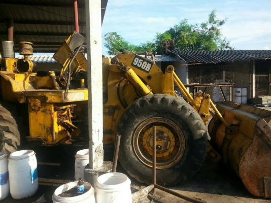 รถตัก  CAT - 950 B.   สนใจติดต่อ  081 - 6079515