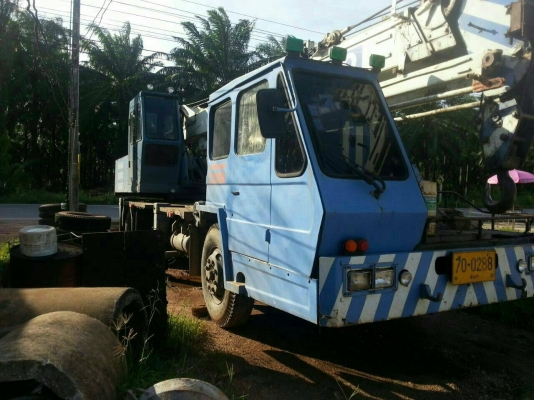 รถเครนยี่ห้อ KATO ขนาด 11 ตัน