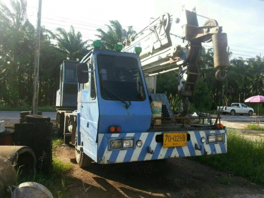 รถเครนยี่ห้อ KATO ขนาด 11 ตัน รถเครนยี่ห้อ KATO ขนาด 11 ตัน