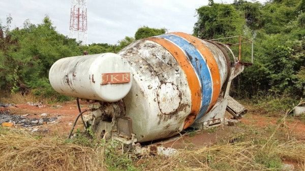 ขาย โม่ปูน 6 คิว อุปกรณ์ครบ พร้อมยกขึ้นใส่รถได้เลย ราคาคุยกันได้ ขาย โม่ปูน 6 คิว อุปกรณ์ครบ พร้อมยกขึ้นใส่รถได้เลย ราคาคุยกันได้