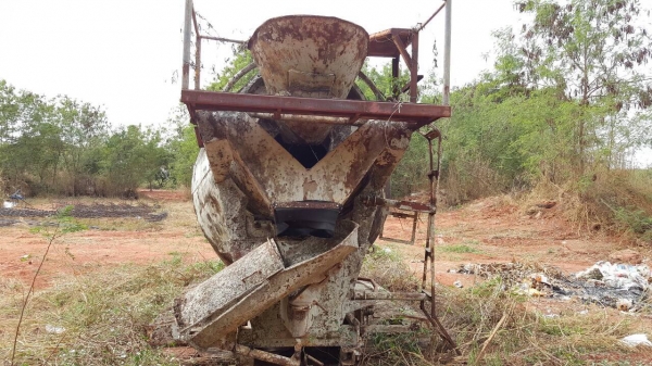 ขาย โม่ปูน 6 คิว อุปกรณ์ครบ พร้อมยกขึ้นใส่รถได้เลย ราคาคุยกันได้ ขาย โม่ปูน 6 คิว อุปกรณ์ครบ พร้อมยกขึ้นใส่รถได้เลย ราคาคุยกันได้