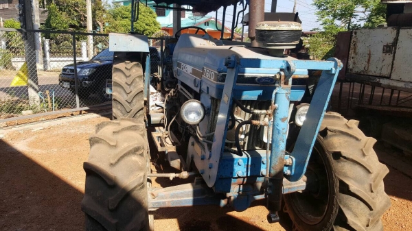 ขายรถไถ 2 เพลา FORD 7610 คานหน้า CARRARO เครื่องเสื้อลายเทอร์โบ ไม่มีทะเบียน อุปกรณ์มีผานดันหน้า และผาน 3 ขายรถไถ 2 เพลา FORD 7610 คานหน้า CARRARO เครื่องเสื้อลายเทอร์โบ ไม่มีทะเบียน อุปกรณ์มีผานดันหน้า และผาน 3