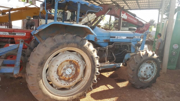 ขายรถไถ 2 เพลา FORD 7610 คานหน้า CARRARO เครื่องเสื้อลายเทอร์โบ ไม่มีทะเบียน อุปกรณ์มีผานดันหน้า และผาน 3 ขายรถไถ 2 เพลา FORD 7610 คานหน้า CARRARO เครื่องเสื้อลายเทอร์โบ ไม่มีทะเบียน อุปกรณ์มีผานดันหน้า และผาน 3