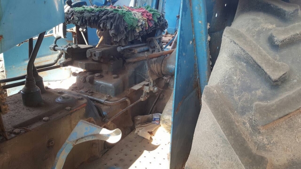 ขายรถไถ 2 เพลา FORD 7610 คานหน้า CARRARO เครื่องเสื้อลายเทอร์โบ ไม่มีทะเบียน อุปกรณ์มีผานดันหน้า และผาน 3 ขายรถไถ 2 เพลา FORD 7610 คานหน้า CARRARO เครื่องเสื้อลายเทอร์โบ ไม่มีทะเบียน อุปกรณ์มีผานดันหน้า และผาน 3