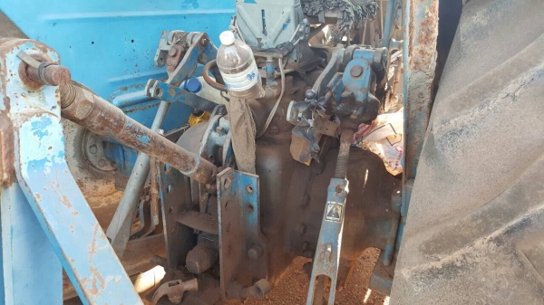 ขายรถไถ 2 เพลา FORD 7610 คานหน้า CARRARO เครื่องเสื้อลายเทอร์โบ ไม่มีทะเบียน อุปกรณ์มีผานดันหน้า และผาน 3 ขายรถไถ 2 เพลา FORD 7610 คานหน้า CARRARO เครื่องเสื้อลายเทอร์โบ ไม่มีทะเบียน อุปกรณ์มีผานดันหน้า และผาน 3