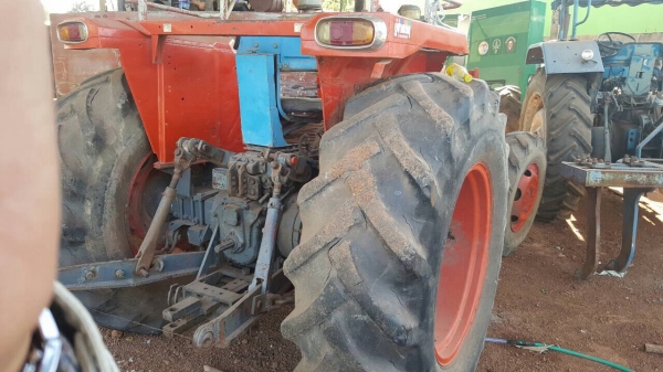 ขายรถไถ 2 เพลา KUBOTA M8030 เอกสารสัญญาซื้อขาย อุปกรณ์มีผานดันหน้า กับผาน 7