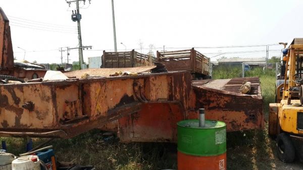 ขายหางโลเบตสามเพลา 2 หาง ราคา 150000 เป็นหางเก่านอก ราคา 190000 เป็นหางของอิตาเลี่ยนไทย