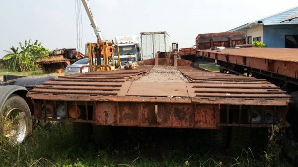 ขายหางโลเบตสามเพลา 2 หาง ราคา 150000 เป็นหางเก่านอก ราคา 190000 เป็นหางของอิตาเลี่ยนไทย