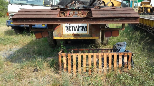 ขายหางโลเบตสามเพลา 2 หาง ราคา 150000 เป็นหางเก่านอก ราคา 190000 เป็นหางของอิตาเลี่ยนไทย