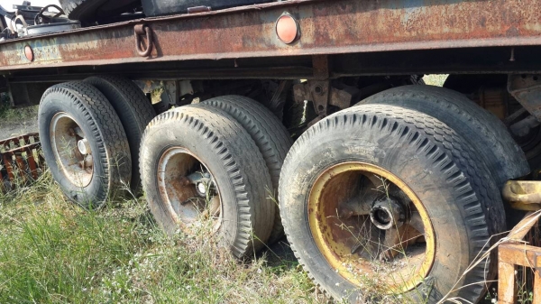 ขายหางโลเบตสามเพลา 2 หาง ราคา 150000 เป็นหางเก่านอก ราคา 190000 เป็นหางของอิตาเลี่ยนไทย