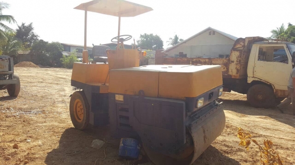 ขาย รถบดสั่นสะเทือนขนาดเล็ก KOMATSU JV40C-1 สภาพพร้อมใช้งาน เอกสารใบซื้อขาย