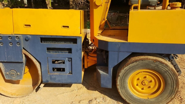 ขาย รถบดสั่นสะเทือนขนาดเล็ก KOMATSU JV40C-1 สภาพพร้อมใช้งาน เอกสารใบซื้อขาย