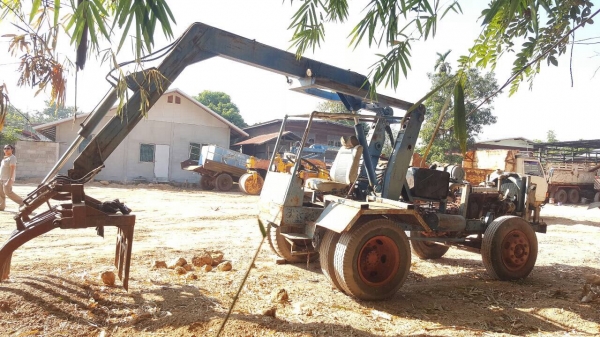 ขาย รถคีบ 6 ล้อประกอบ รถใช้งานได้ปกติ เครื่อง EH700 168 แรงม้า ปั้มดี ราคาต่อรองได้ ขาย รถคีบ 6 ล้อประกอบ รถใช้งานได้ปกติ เครื่อง EH700 168 แรงม้า ปั้มดี ราคาต่อรองได้