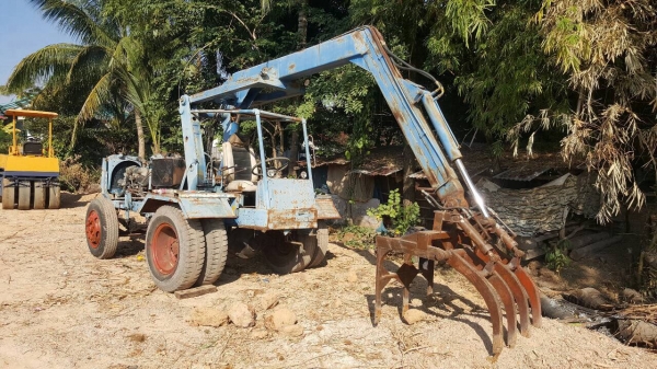 ขาย รถคีบ 6 ล้อประกอบ รถใช้งานได้ปกติ เครื่อง EH700 168 แรงม้า ปั้มดี ราคาต่อรองได้