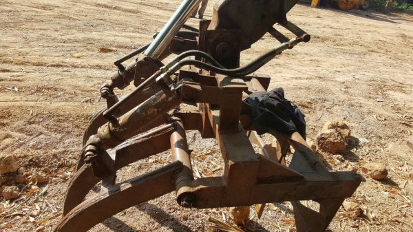 ขาย รถคีบ 6 ล้อประกอบ รถใช้งานได้ปกติ เครื่อง EH700 168 แรงม้า ปั้มดี ราคาต่อรองได้ ขาย รถคีบ 6 ล้อประกอบ รถใช้งานได้ปกติ เครื่อง EH700 168 แรงม้า ปั้มดี ราคาต่อรองได้