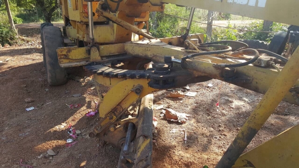 ขายรถเกรด CHAMPION 720 สภาพพร้อมใช้งาน เอกสารใบซื้อขาย ราคาต่อรองได้ครับ ขายรถเกรด CHAMPION 720 สภาพพร้อมใช้งาน เอกสารใบซื้อขาย ราคาต่อรองได้ครับ