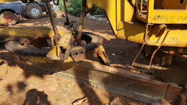 ขายรถเกรด CHAMPION 720 สภาพพร้อมใช้งาน เอกสารใบซื้อขาย ราคาต่อรองได้ครับ ขายรถเกรด CHAMPION 720 สภาพพร้อมใช้งาน เอกสารใบซื้อขาย ราคาต่อรองได้ครับ