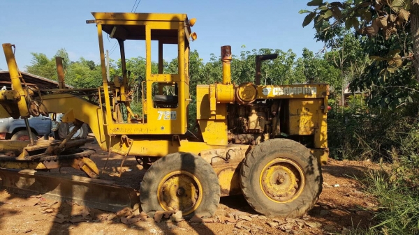 ขายรถเกรด CHAMPION 720 สภาพพร้อมใช้งาน เอกสารใบซื้อขาย ราคาต่อรองได้ครับ ขายรถเกรด CHAMPION 720 สภาพพร้อมใช้งาน เอกสารใบซื้อขาย ราคาต่อรองได้ครับ