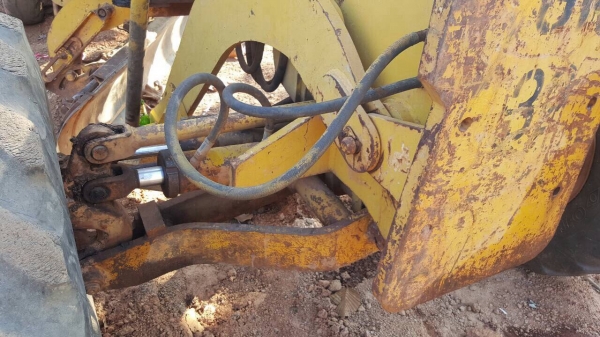 ขายรถเกรด CHAMPION 720 สภาพพร้อมใช้งาน เอกสารใบซื้อขาย ราคาต่อรองได้ครับ ขายรถเกรด CHAMPION 720 สภาพพร้อมใช้งาน เอกสารใบซื้อขาย ราคาต่อรองได้ครับ