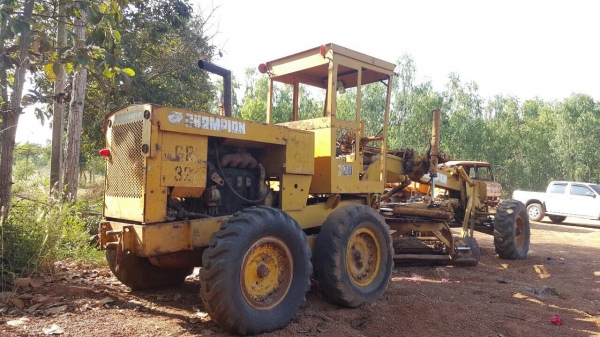 ขายรถเกรด CHAMPION 720 สภาพพร้อมใช้งาน เอกสารใบซื้อขาย ราคาต่อรองได้ครับ ขายรถเกรด CHAMPION 720 สภาพพร้อมใช้งาน เอกสารใบซื้อขาย ราคาต่อรองได้ครับ