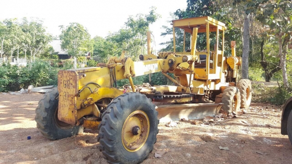 ขายรถเกรด CHAMPION 720 สภาพพร้อมใช้งาน เอกสารใบซื้อขาย ราคาต่อรองได้ครับ