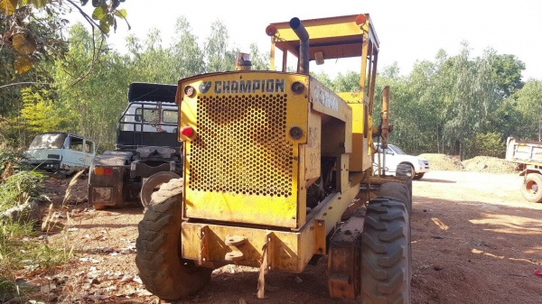 ขายรถเกรด CHAMPION 720 สภาพพร้อมใช้งาน เอกสารใบซื้อขาย ราคาต่อรองได้ครับ ขายรถเกรด CHAMPION 720 สภาพพร้อมใช้งาน เอกสารใบซื้อขาย ราคาต่อรองได้ครับ