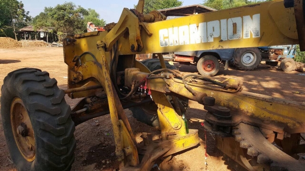 ขายรถเกรด CHAMPION 720 สภาพพร้อมใช้งาน เอกสารใบซื้อขาย ราคาต่อรองได้ครับ ขายรถเกรด CHAMPION 720 สภาพพร้อมใช้งาน เอกสารใบซื้อขาย ราคาต่อรองได้ครับ