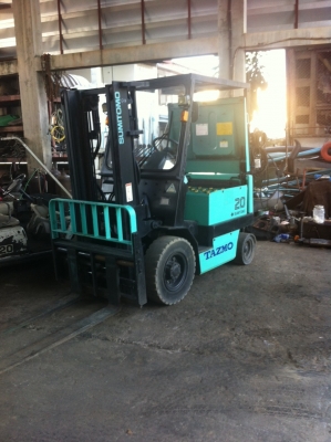 รถยกไฟฟ้า แบตเตอรี่ 2.5ตันพร้อมใช้งานพร้อมเครื่องชาร์ต รถยกไฟฟ้า แบตเตอรี่ 2.5ตันพร้อมใช้งานพร้อมเครื่องชาร์ต