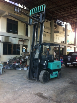 รถยกไฟฟ้า  แบตเตอรี่ 2.5ตันพร้อมใช้งานพร้อมเครื่องชาร์ต