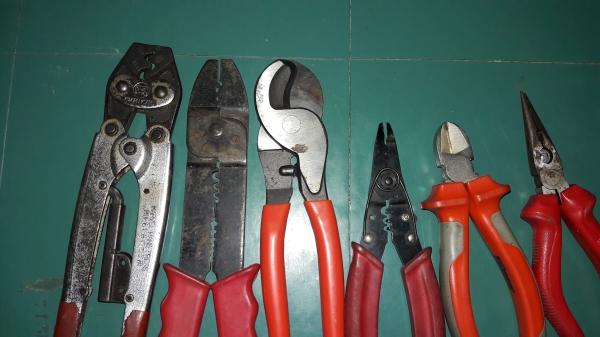 ขายเครื่องมือ1กองชุดที่2 รับ2ชุด 1200รวมส่งให้ ขายเครื่องมือ1กองชุดที่2 รับ2ชุด 1200รวมส่งให้