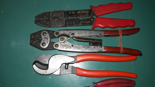 ขายเครื่องมือ1กองชุดที่2 รับ2ชุด 1200รวมส่งให้ ขายเครื่องมือ1กองชุดที่2 รับ2ชุด 1200รวมส่งให้