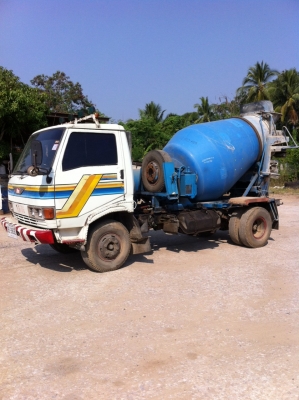 รถโม่ปูนพร้อมใช้งาน 2.5คิว ราคา620000 ปั้มคายาบ้า  มีแอร์เย็นๆ