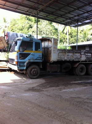 รถสิบล้อดั้มมิตซูรถนอกเครื่อง6D22 turboใช้งานอยู่ปกติ