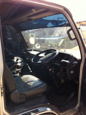 หกล้อดั้มอีซูซุ isuzuแอร์เย็นพร้อมใช้งานราคา 550000