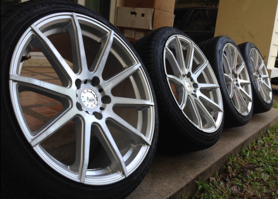 ล้อ ADV1 ขอบ18 หน้า 8 หลัง 9 สภาพสวย พร้อมยาง 225 40 18 ปี13 ราคาไม่แพง