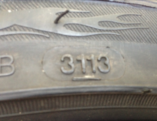 ล้อ ADV1 ขอบ18 หน้า 8 หลัง 9 สภาพสวย พร้อมยาง 225 40 18 ปี13 ราคาไม่แพง