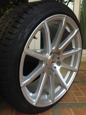 ล้อ ADV1 ขอบ18 หน้า 8 หลัง 9 สภาพสวย พร้อมยาง 225 40 18 ปี13 ราคาไม่แพง