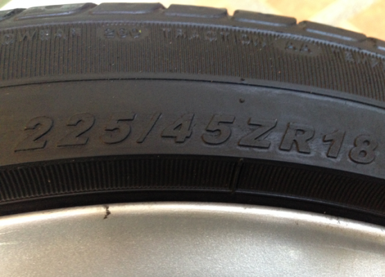 ล้อแท้ Benz CLS minor change ขอบ18 สภาพใหม่มาก พร้อมยาง 225 45 18 ปลายปี13