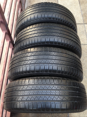 ยาง Michelin 225 65 17 กลางปี12 ดอกเต็ม พร้อมใช้งาน ราคาไม่แพง ยาง Michelin 225 65 17 กลางปี12 ดอกเต็ม พร้อมใช้งาน ราคาไม่แพง
