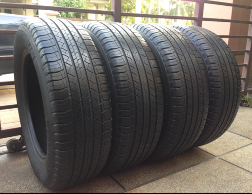 ยาง Michelin 225 65 17 กลางปี12 ดอกเต็ม พร้อมใช้งาน ราคาไม่แพง